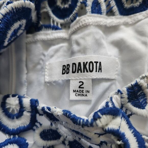 BB Dakota Women's Charise Blues Embroidered Lace Overlay Dress Size 2 - Picture 8 of 10